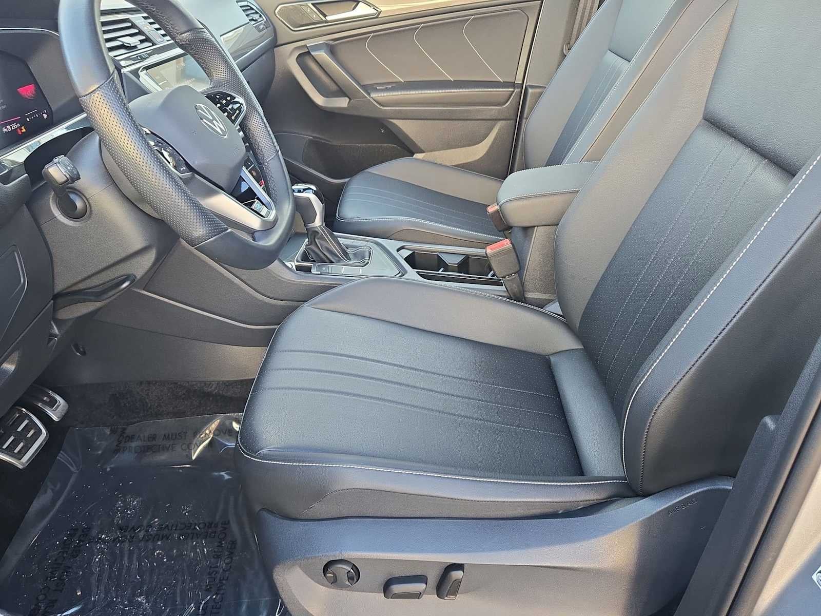 2023 Volkswagen Tiguan SE R-Line Negro