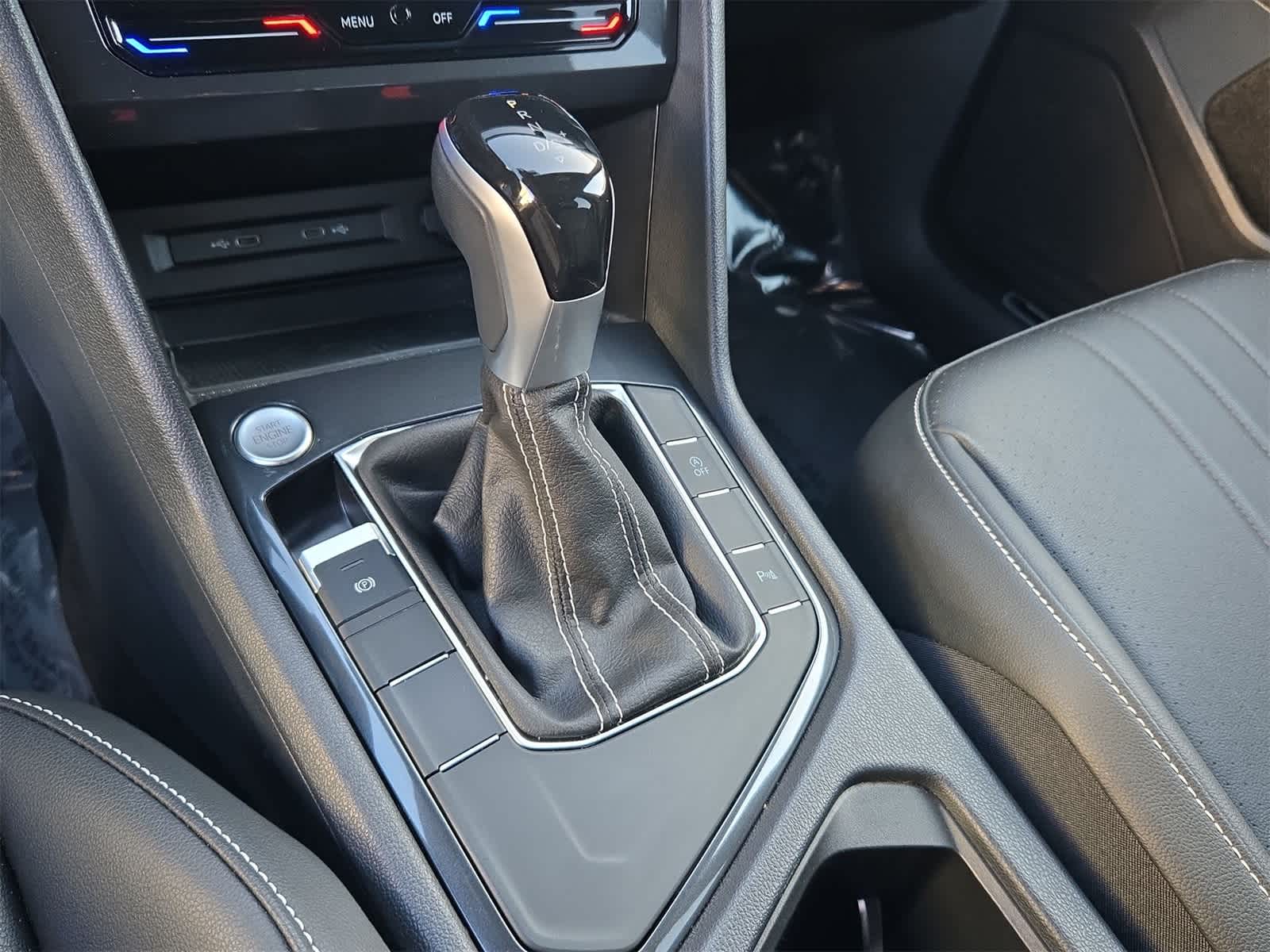 2023 Volkswagen Tiguan SE R-Line Negro