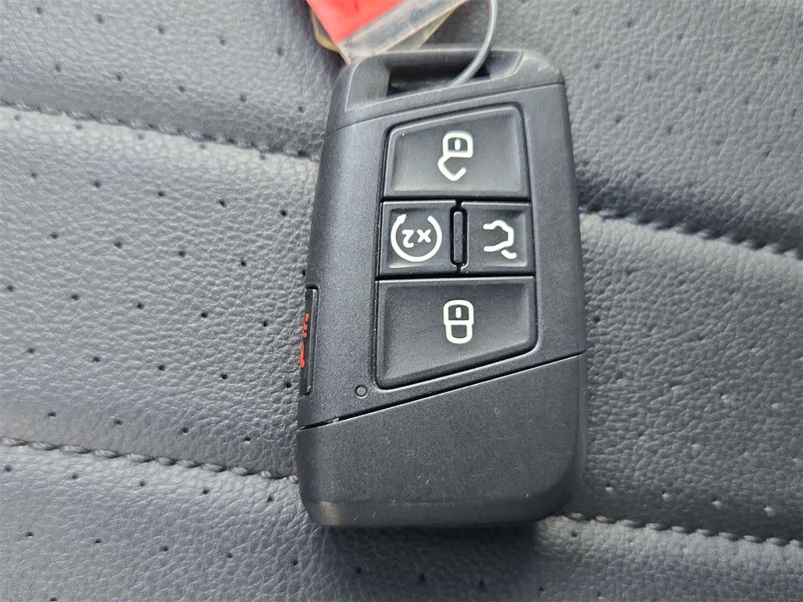 2023 Volkswagen Tiguan SE R-Line Negro