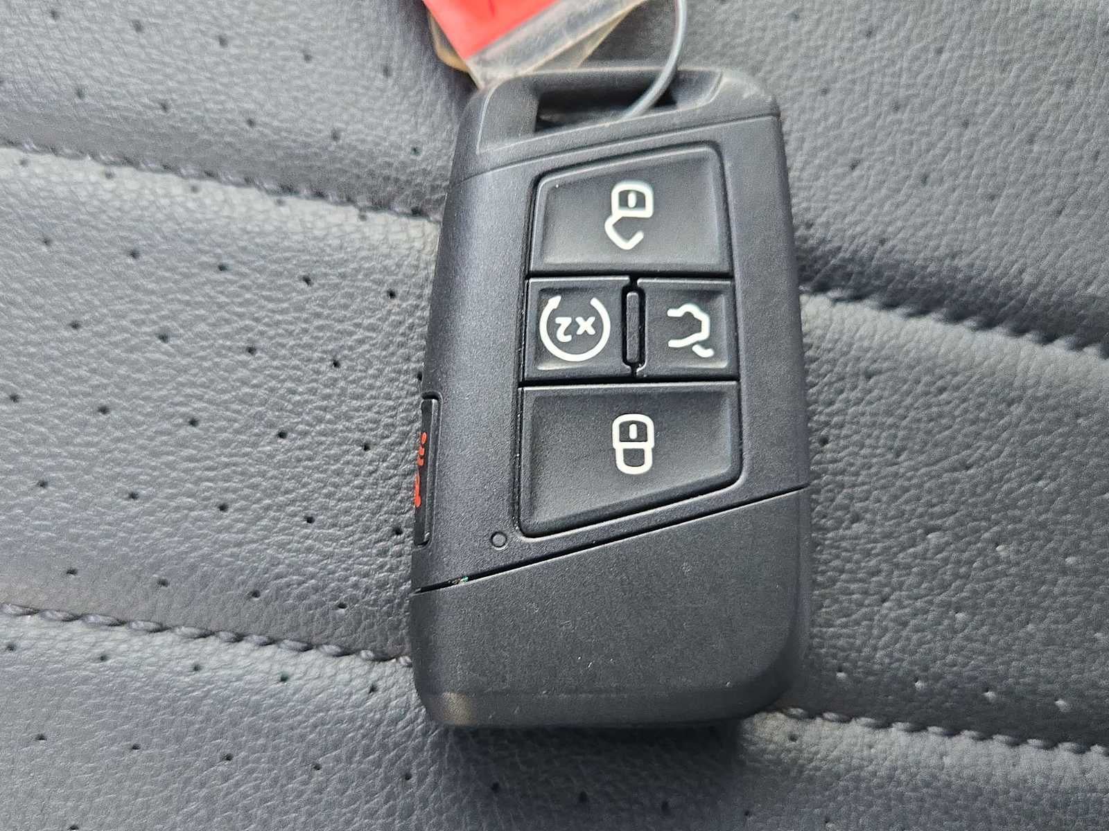 2023 Volkswagen Tiguan SE R-Line Negro