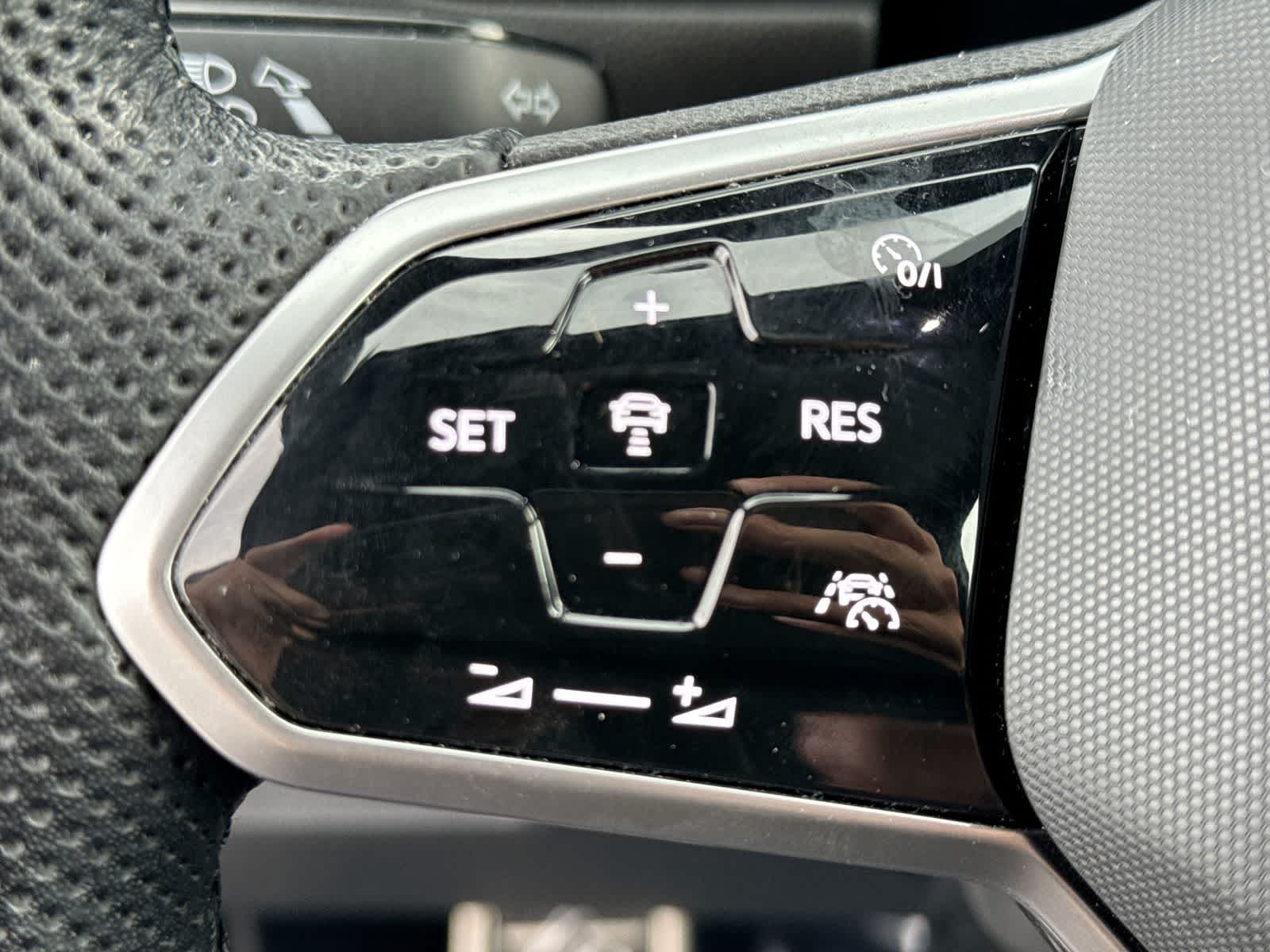 Volkswagen Tiguan SE R-Line Negro 2024
