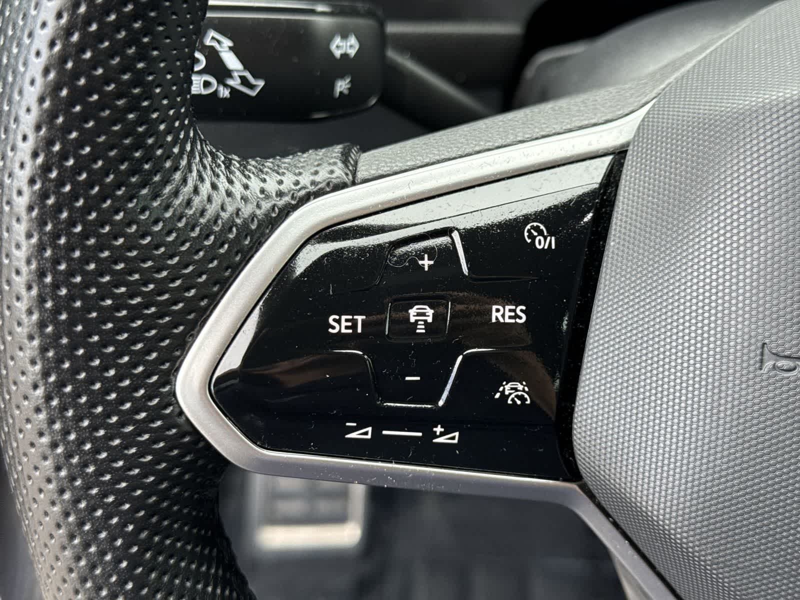 Volkswagen Tiguan SE R-Line Negro 2024