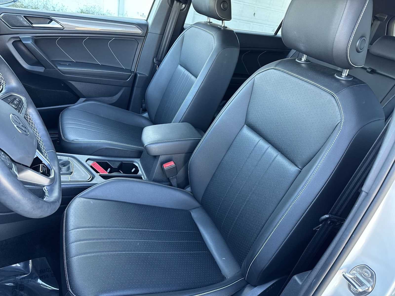 2023 Volkswagen Tiguan SE R-Line Negro