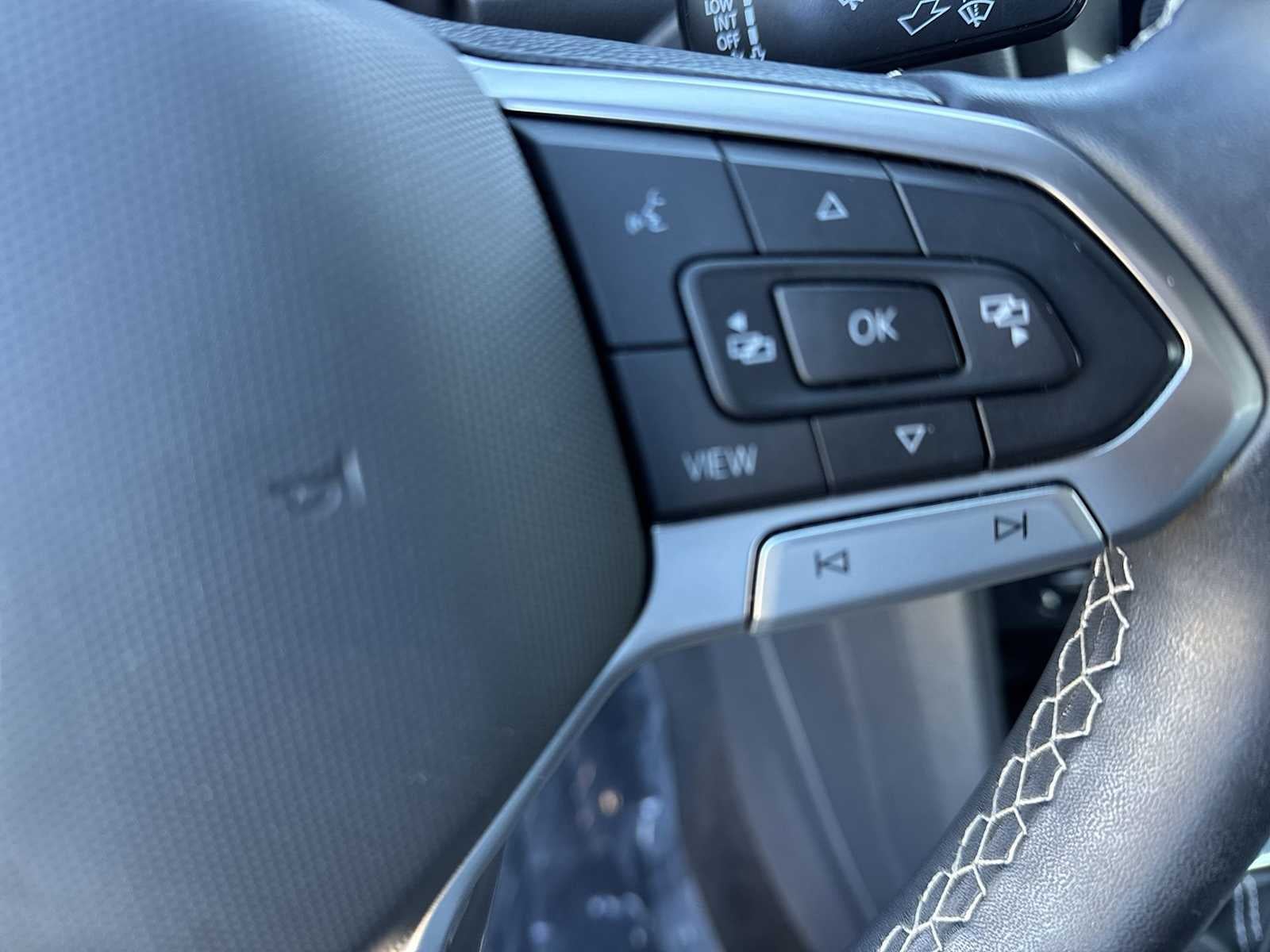 2023 Volkswagen Tiguan SE R-Line Negro