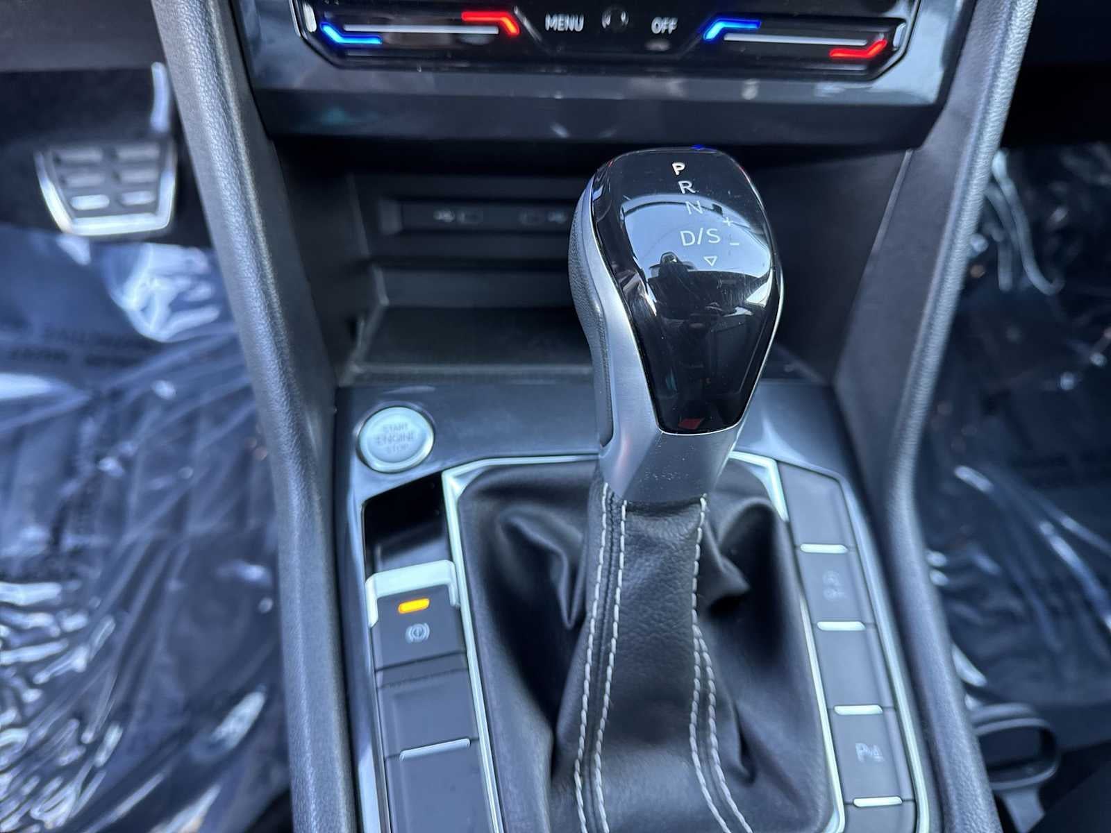 2023 Volkswagen Tiguan SE R-Line Negro