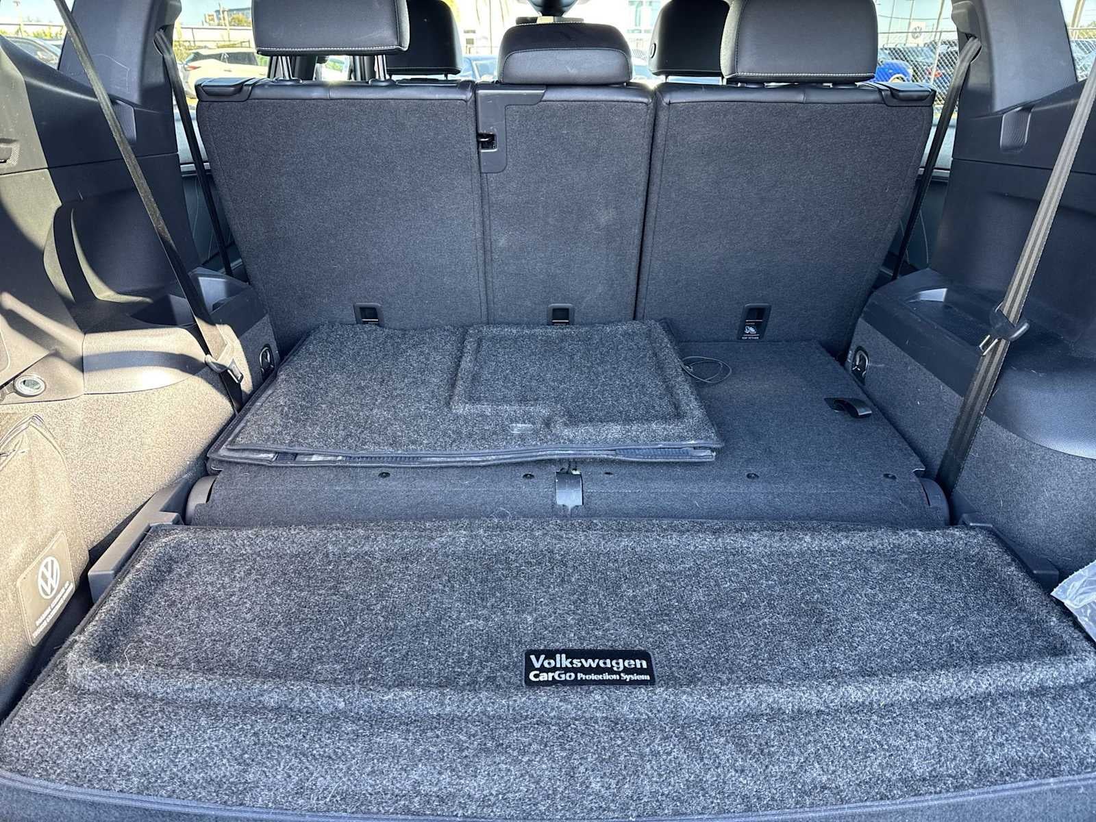 2023 Volkswagen Tiguan SE R-Line Negro