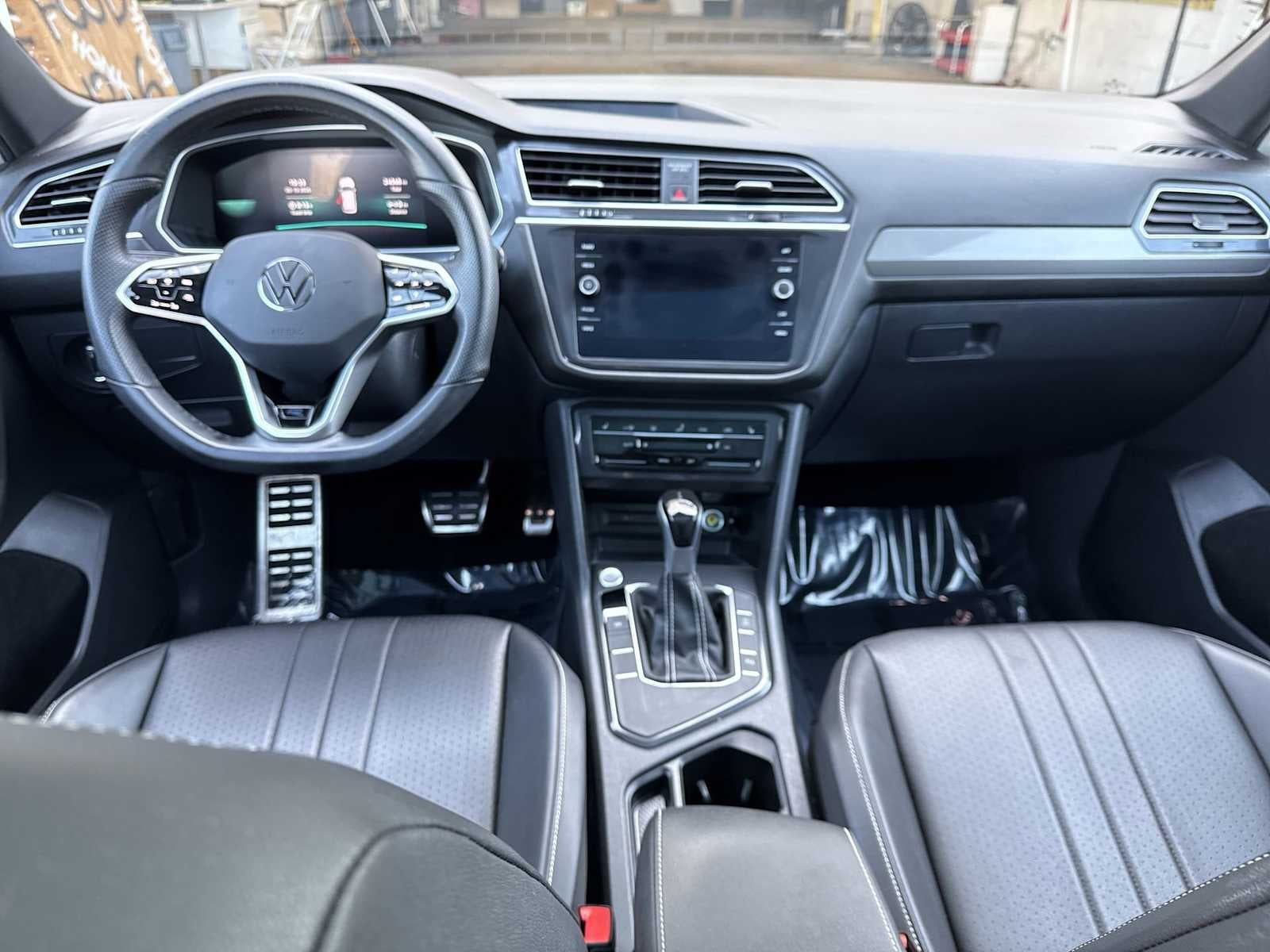 2023 Volkswagen Tiguan SE R-Line Negro