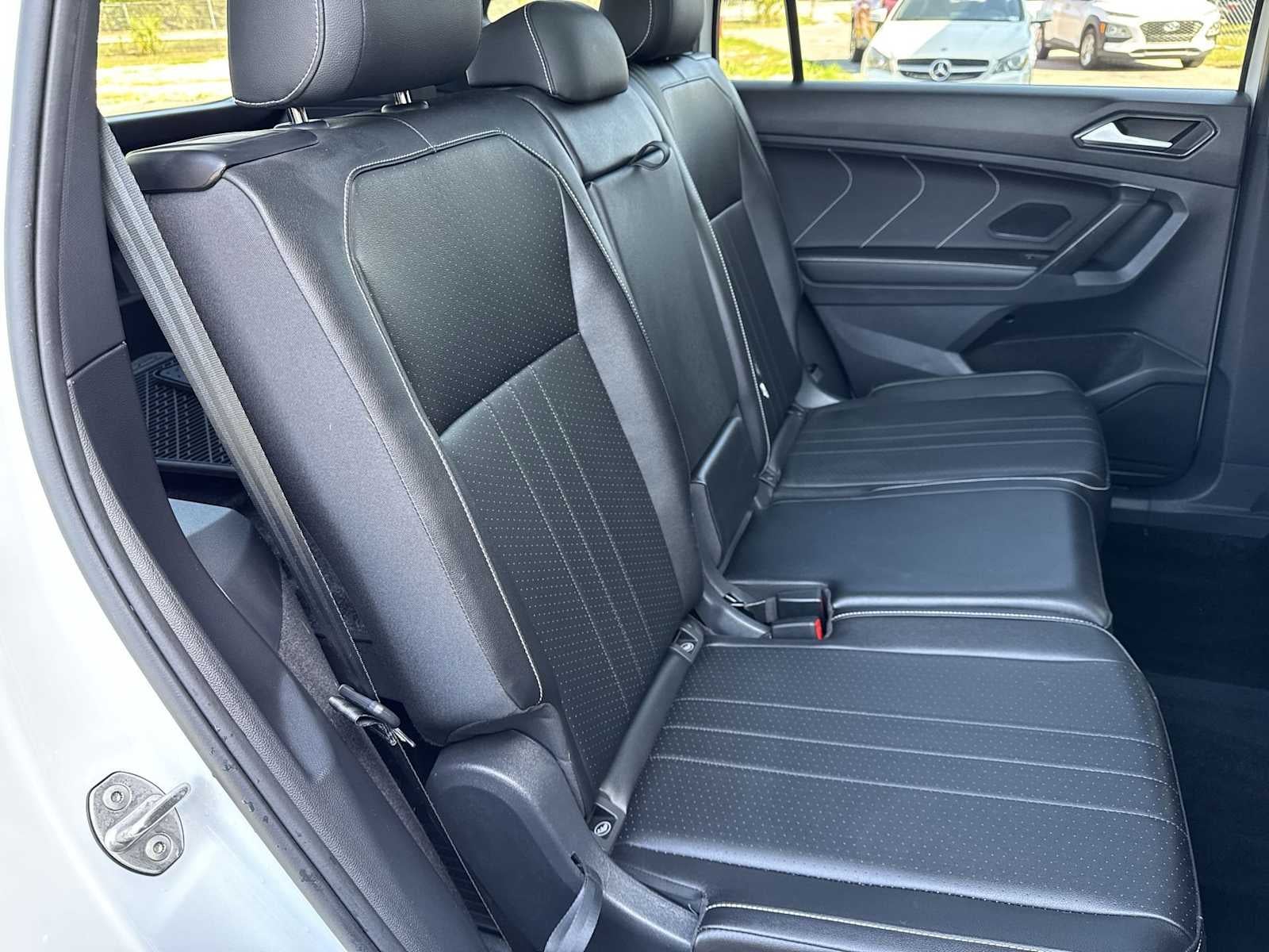 2023 Volkswagen Tiguan SE R-Line Negro