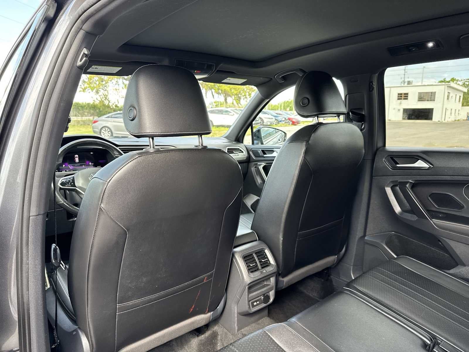 Volkswagen Tiguan SE R-Line Negro 2024