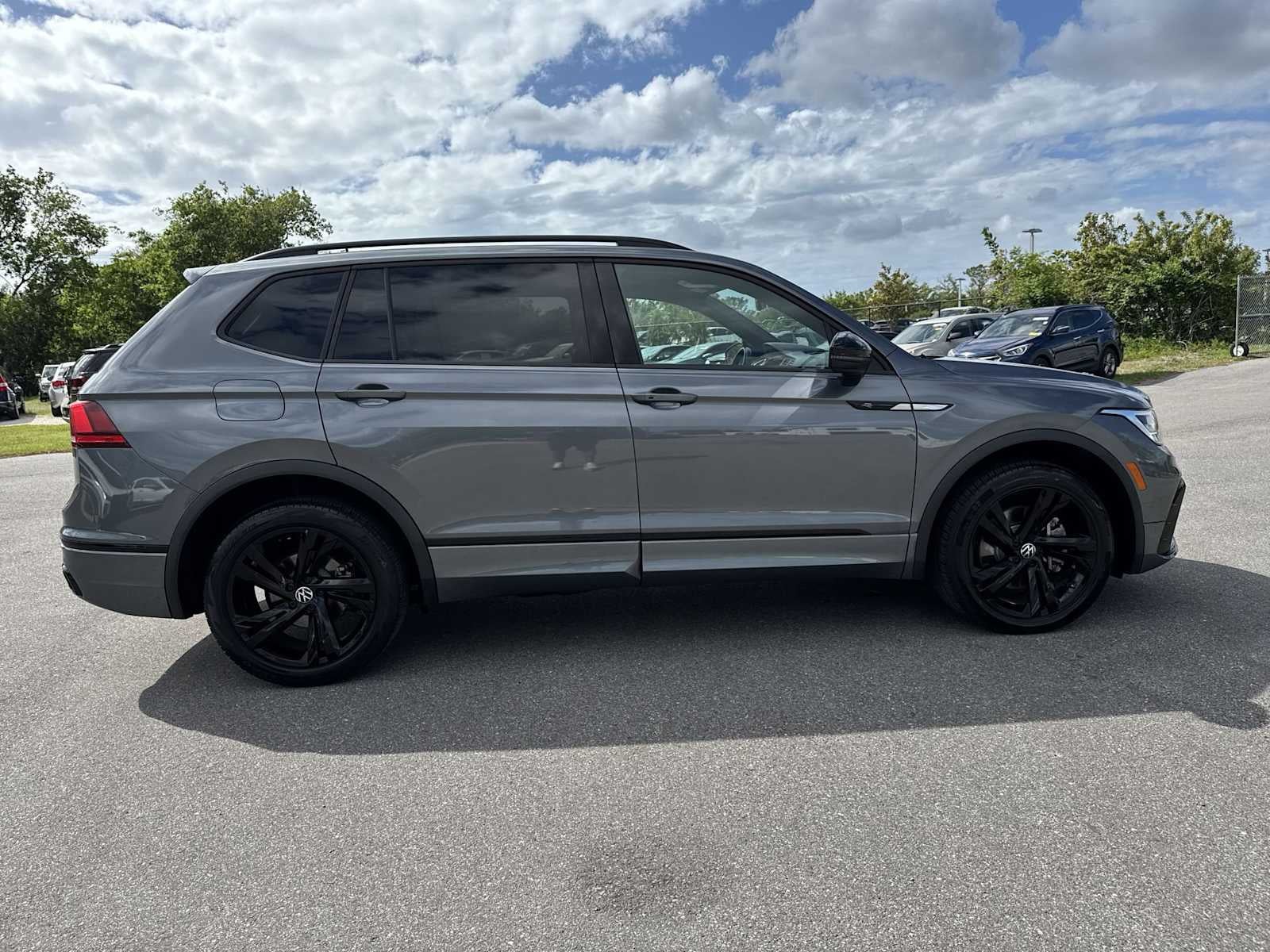 Volkswagen Tiguan SE R-Line Negro 2024
