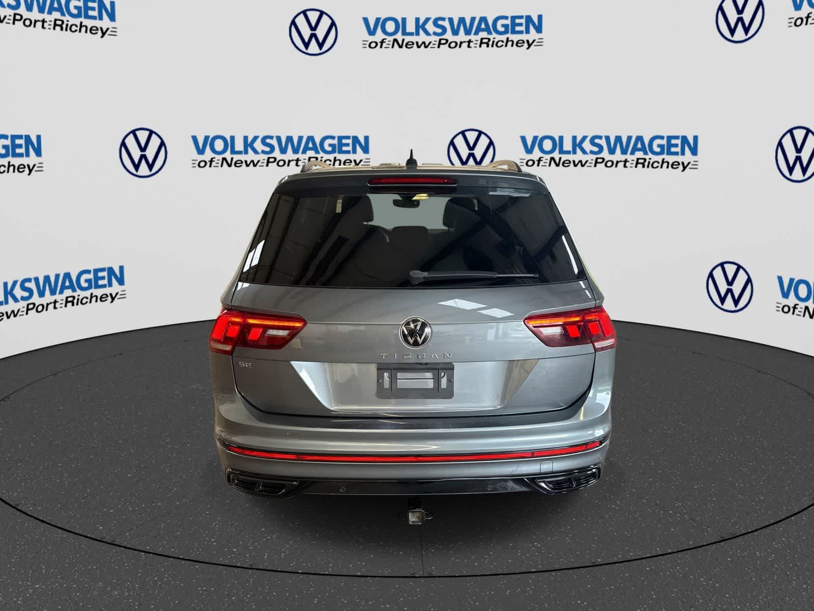 2022 Volkswagen Tiguan SE R-Line Negro