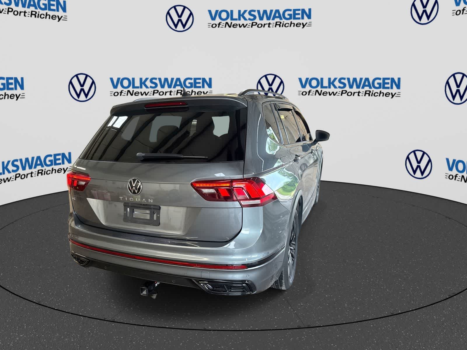 2022 Volkswagen Tiguan SE R-Line Negro