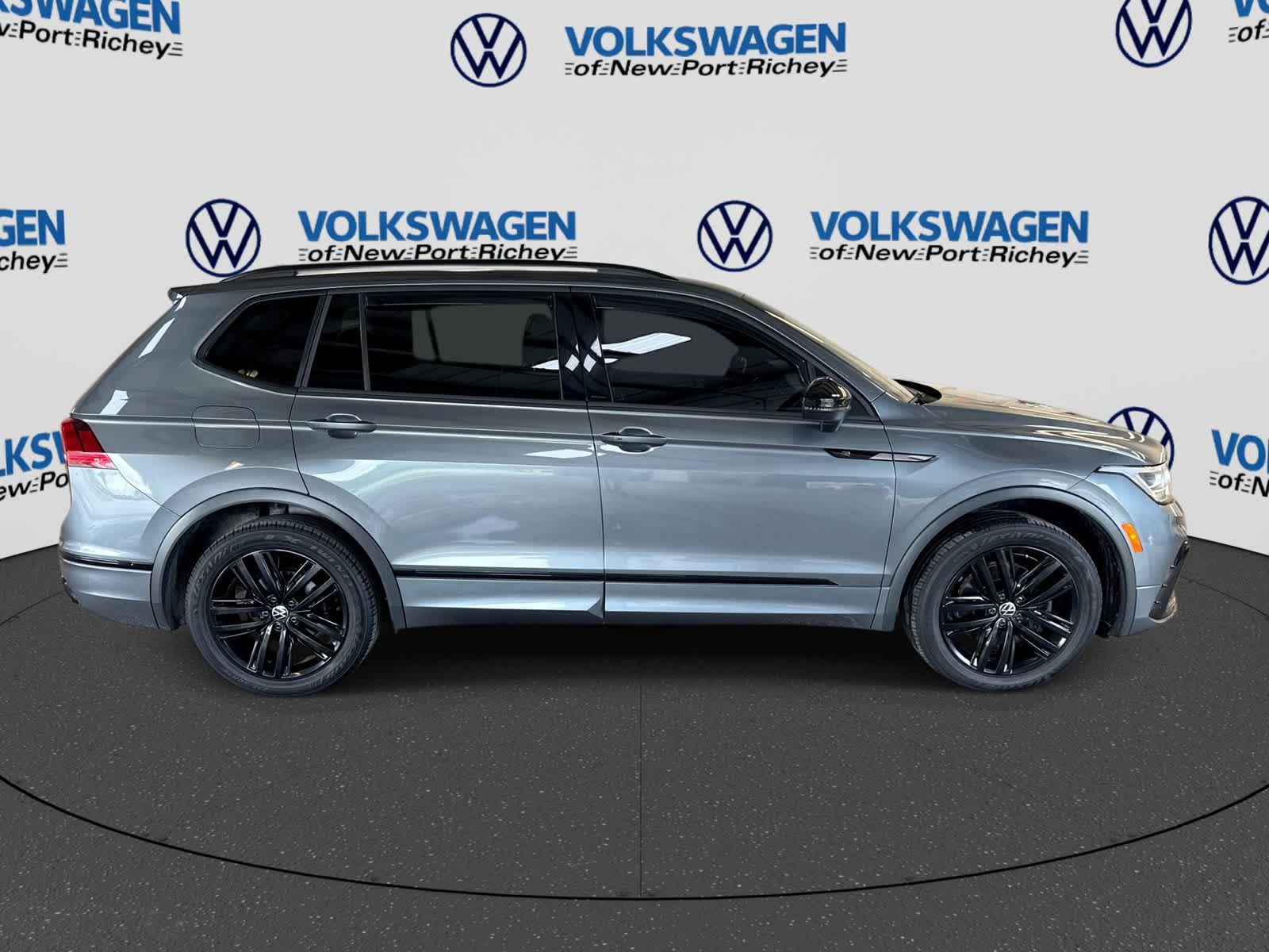 2022 Volkswagen Tiguan SE R-Line Negro