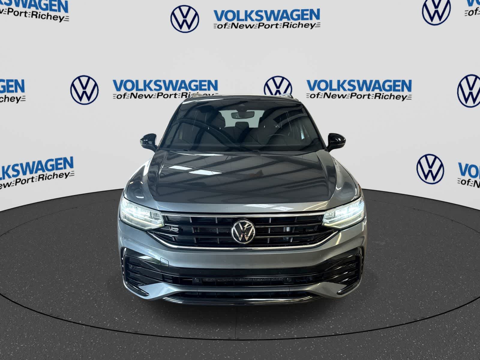 2022 Volkswagen Tiguan SE R-Line Negro