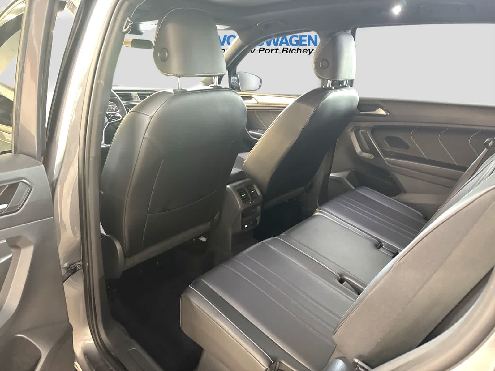2022 Volkswagen Tiguan SE R-Line Negro