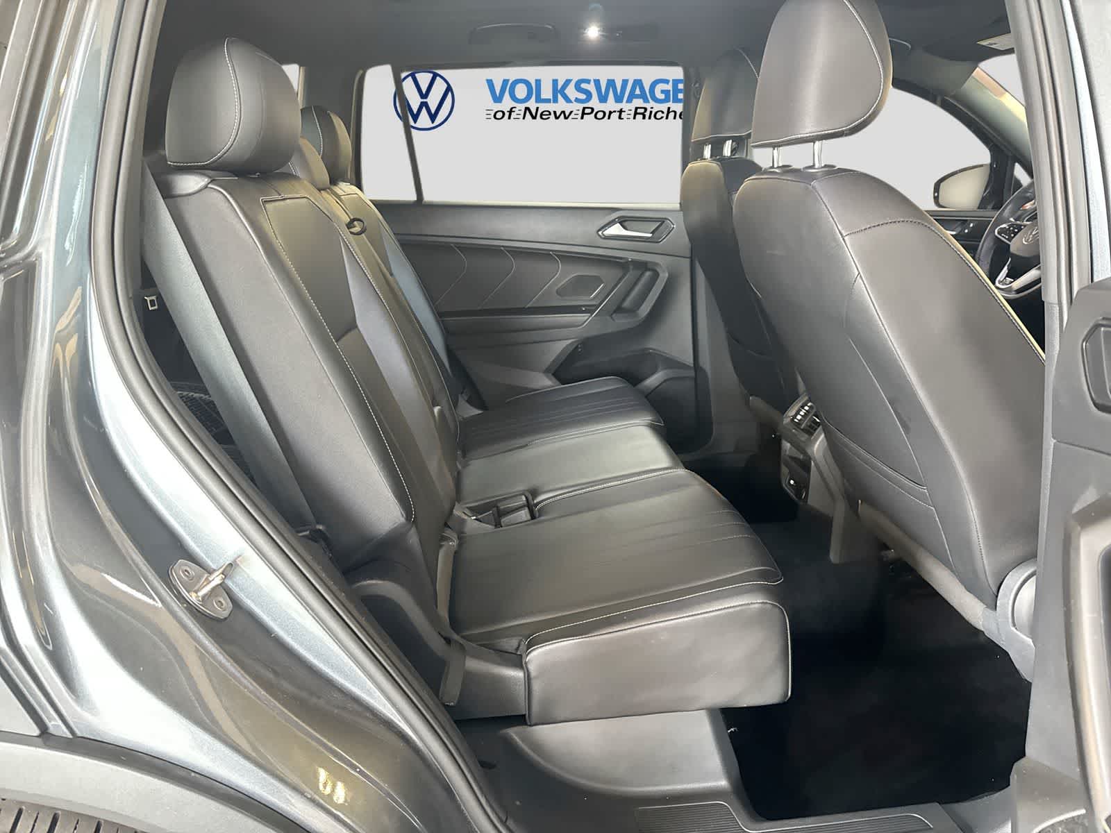 2022 Volkswagen Tiguan SE R-Line Negro