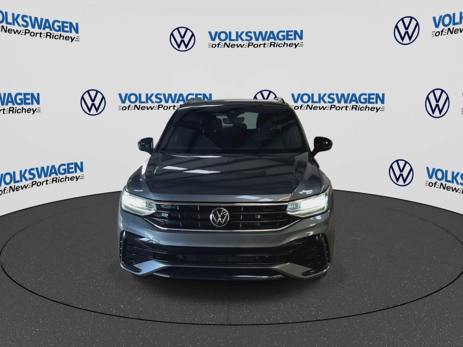 2022 Volkswagen Tiguan SE R-Line Negro