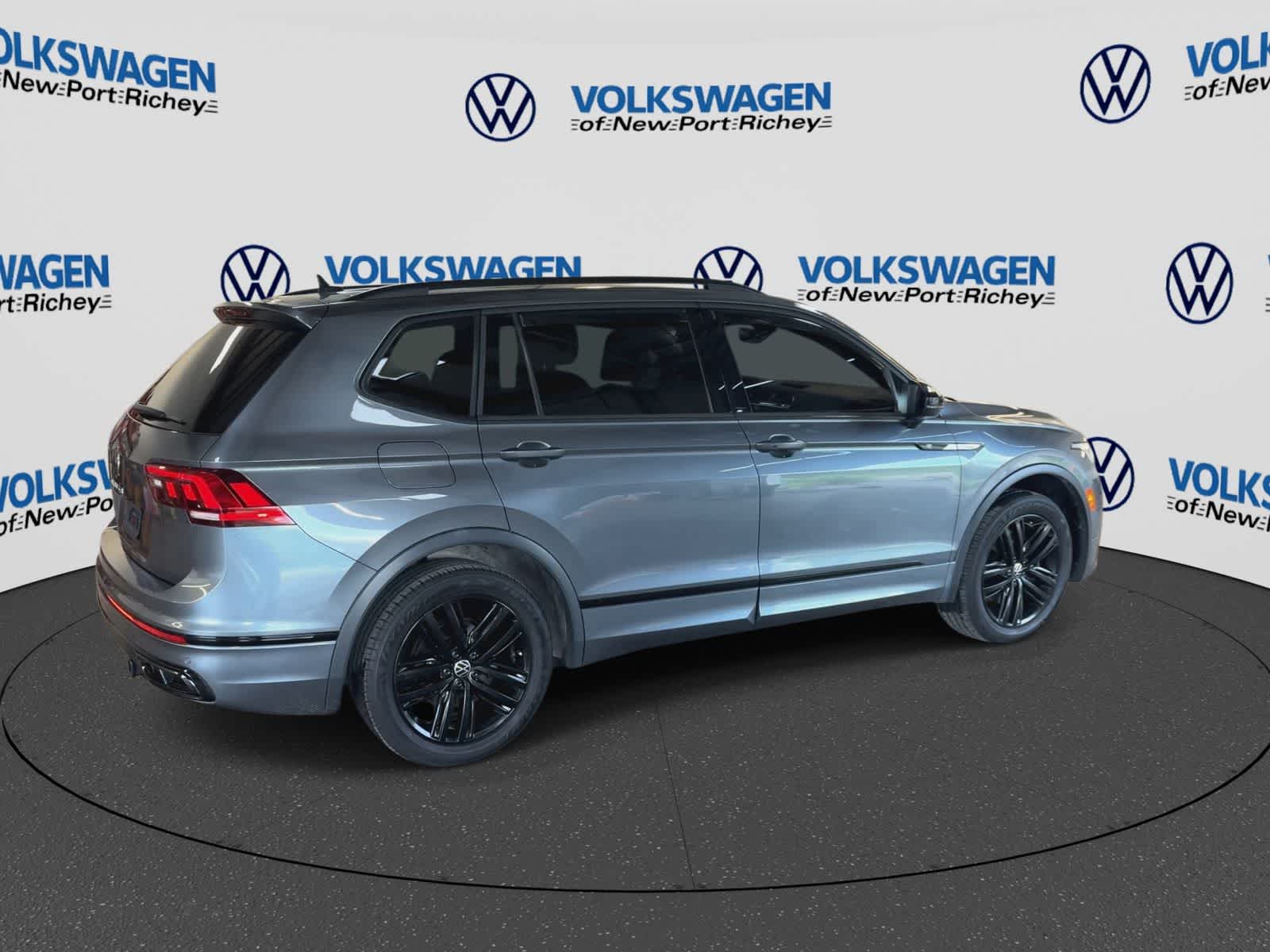 2022 Volkswagen Tiguan SE R-Line Negro