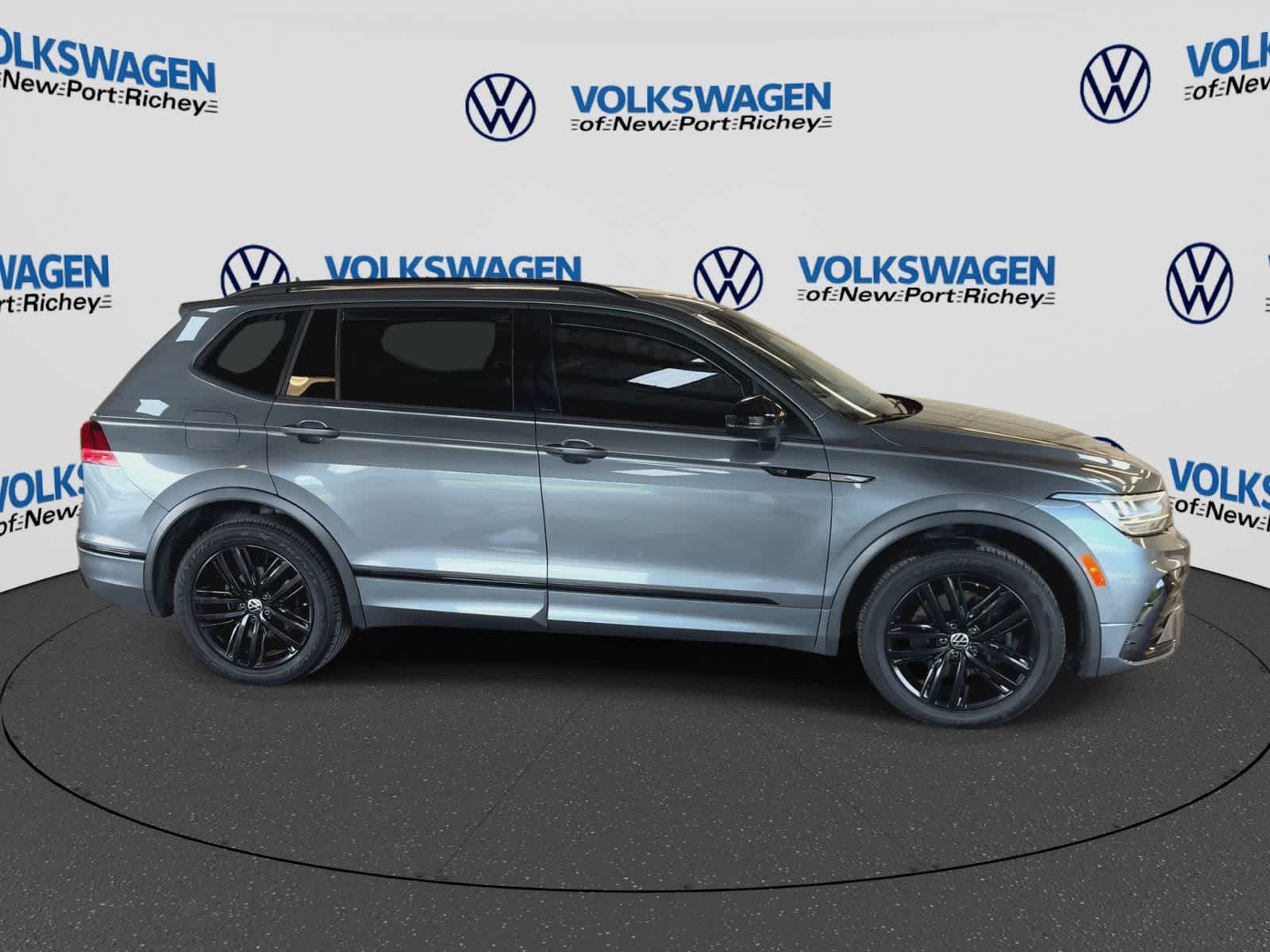 2022 Volkswagen Tiguan SE R-Line Negro