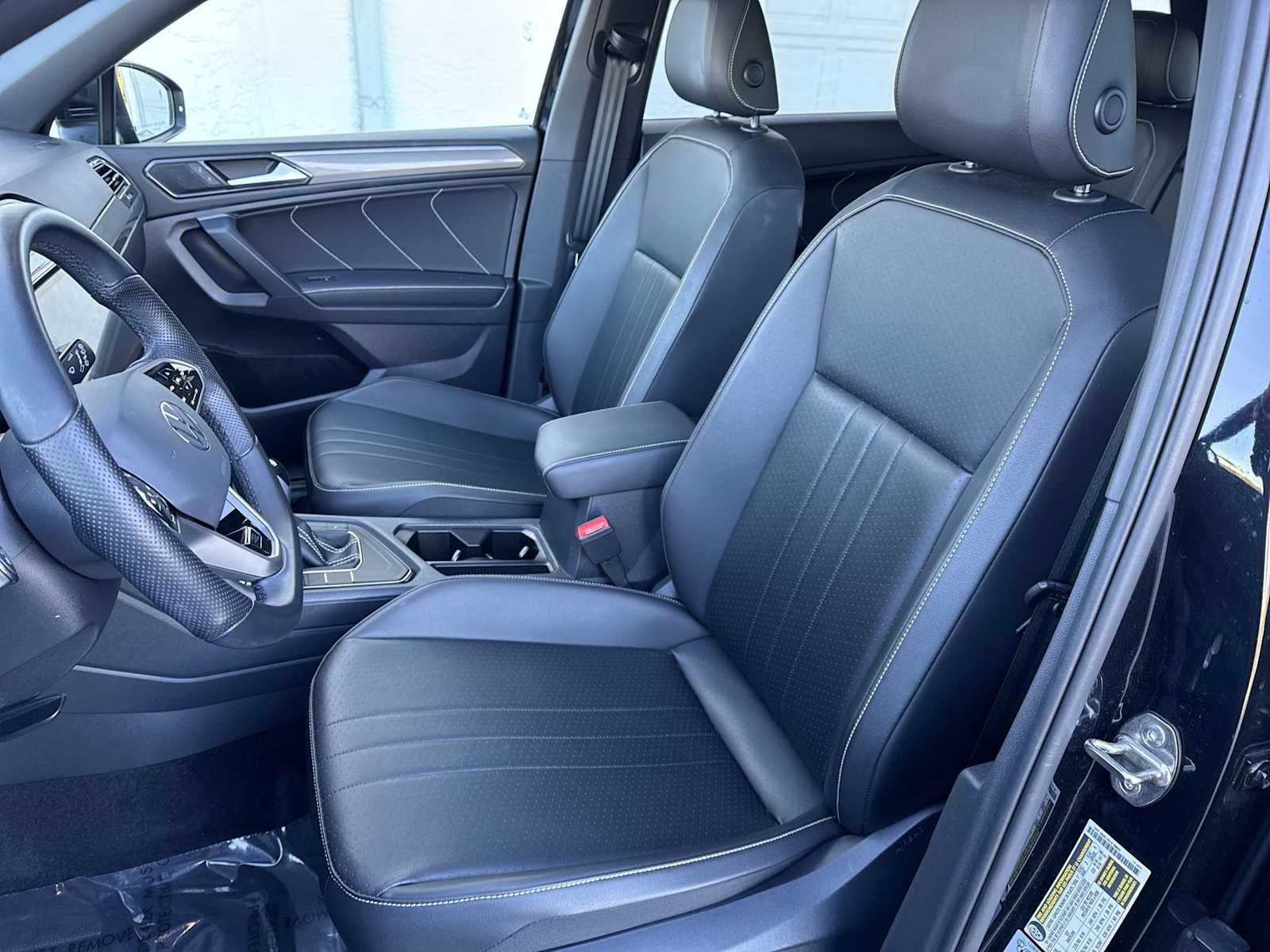 2022 Volkswagen Tiguan SE R-Line Negro