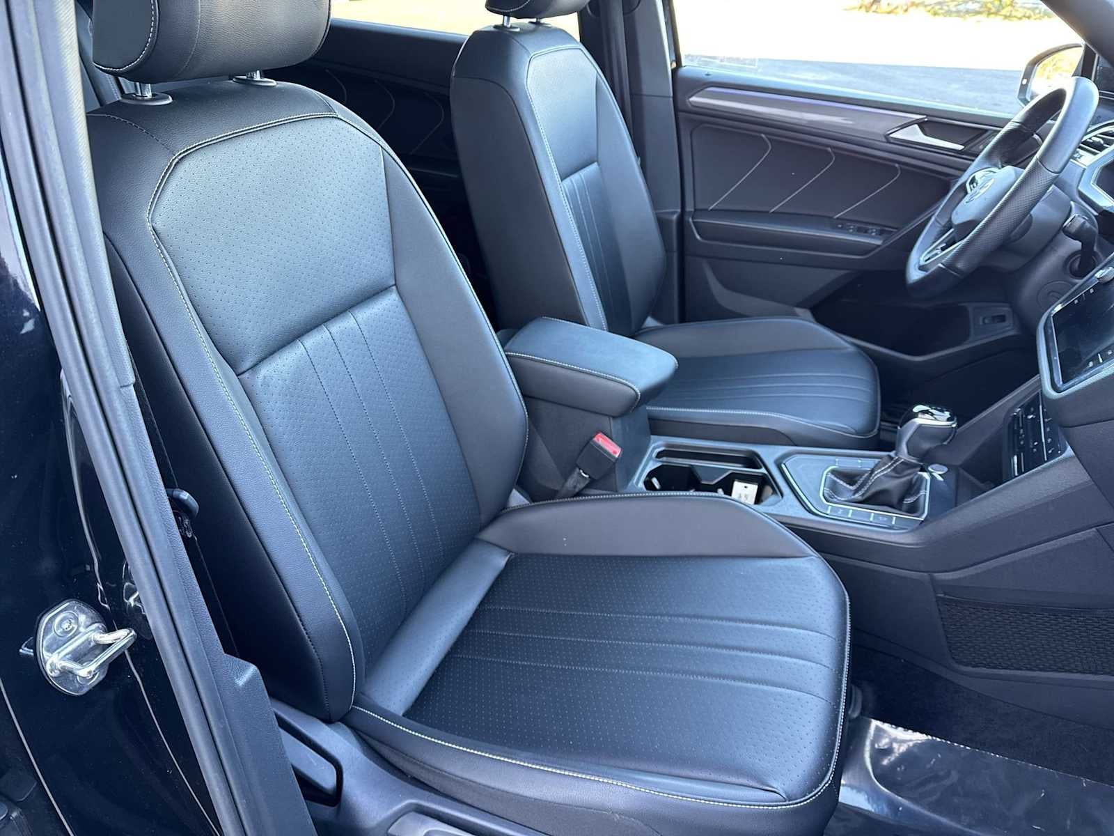 2022 Volkswagen Tiguan SE R-Line Negro