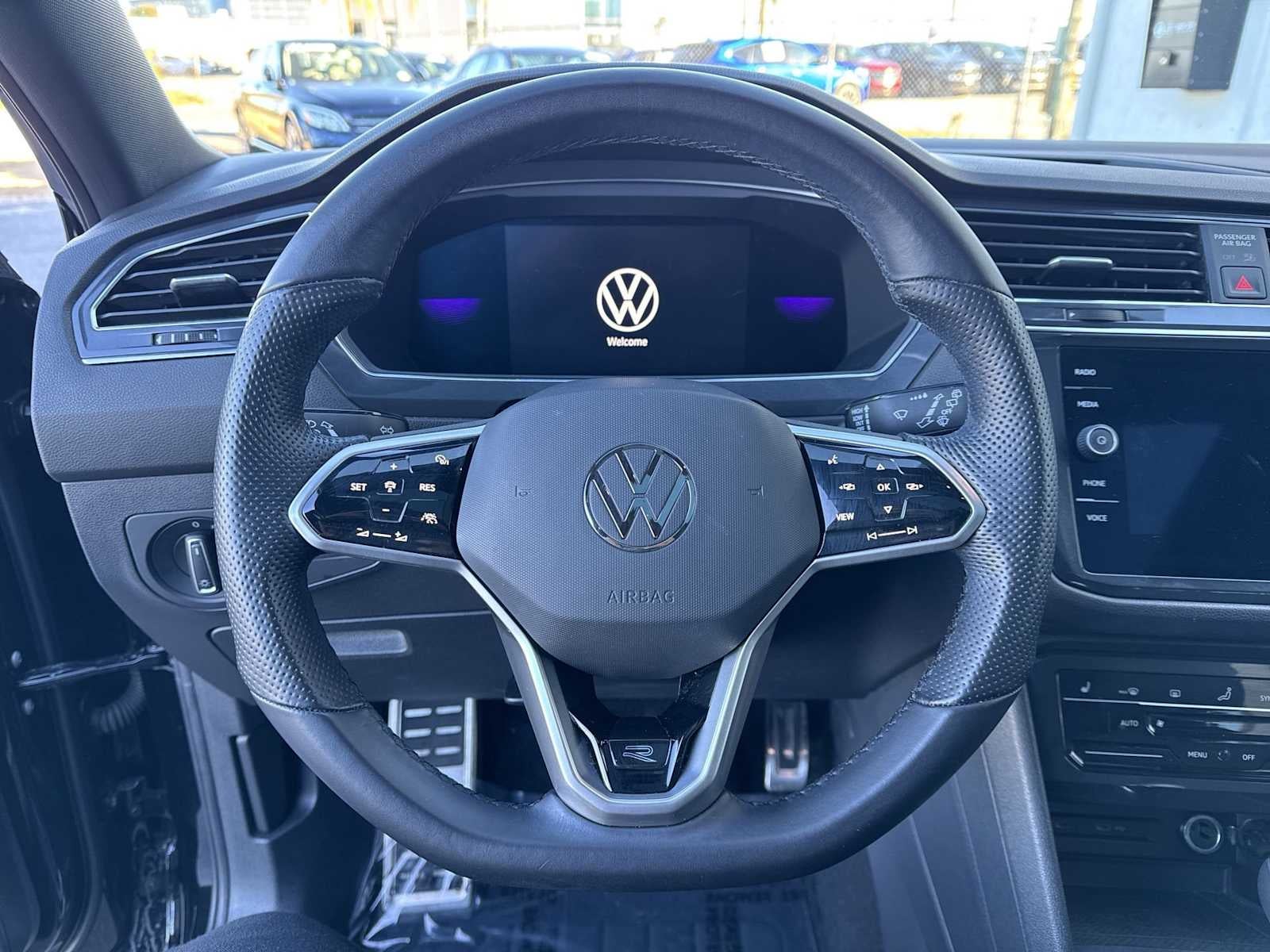 2022 Volkswagen Tiguan SE R-Line Negro