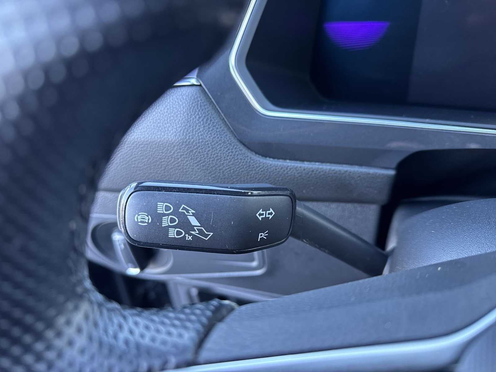 2022 Volkswagen Tiguan SE R-Line Negro