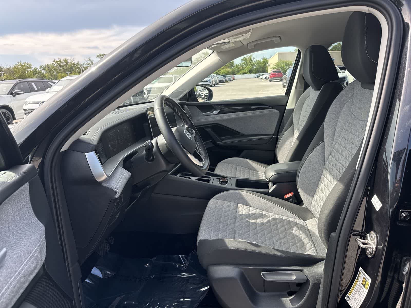 Volkswagen Tiguan S 2025