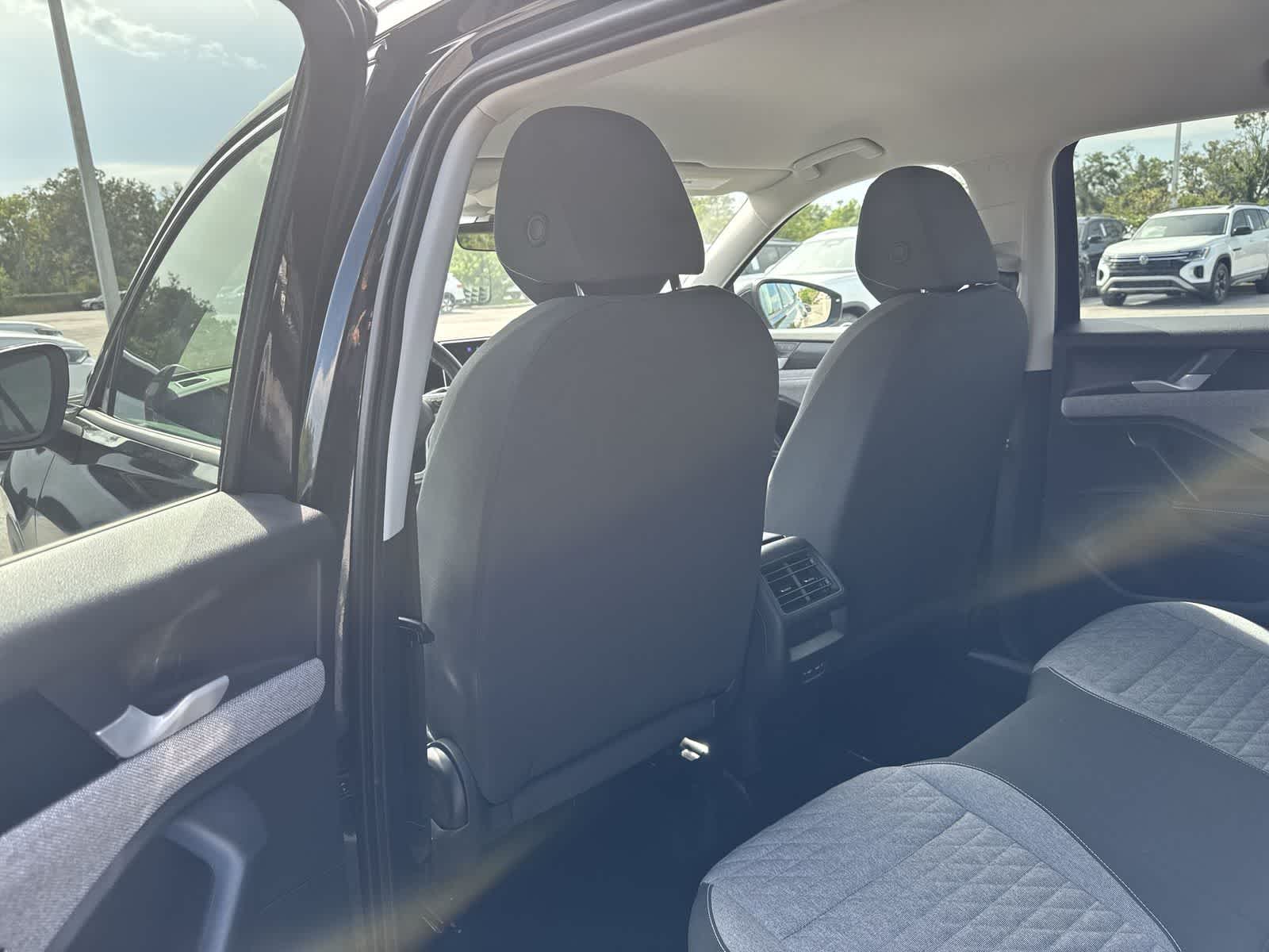 Volkswagen Tiguan S 2025