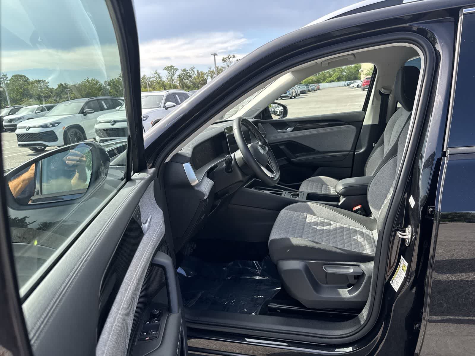Volkswagen Tiguan S 2025