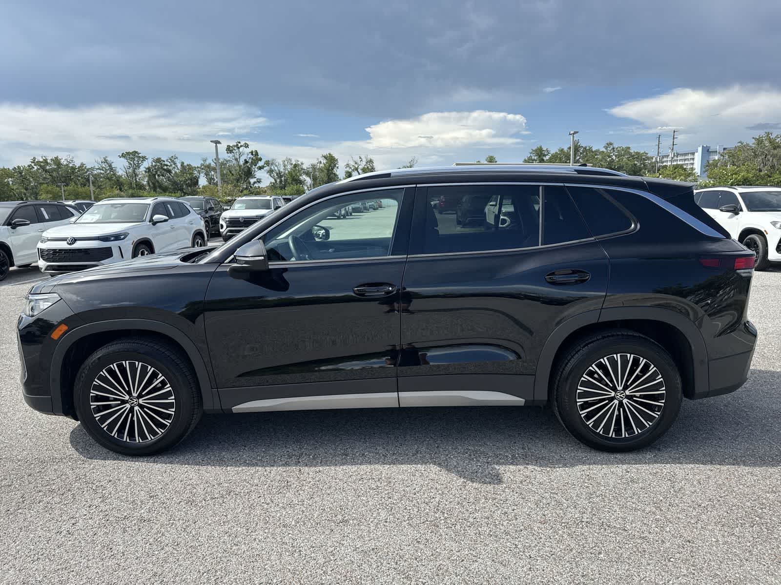 Volkswagen Tiguan S 2025