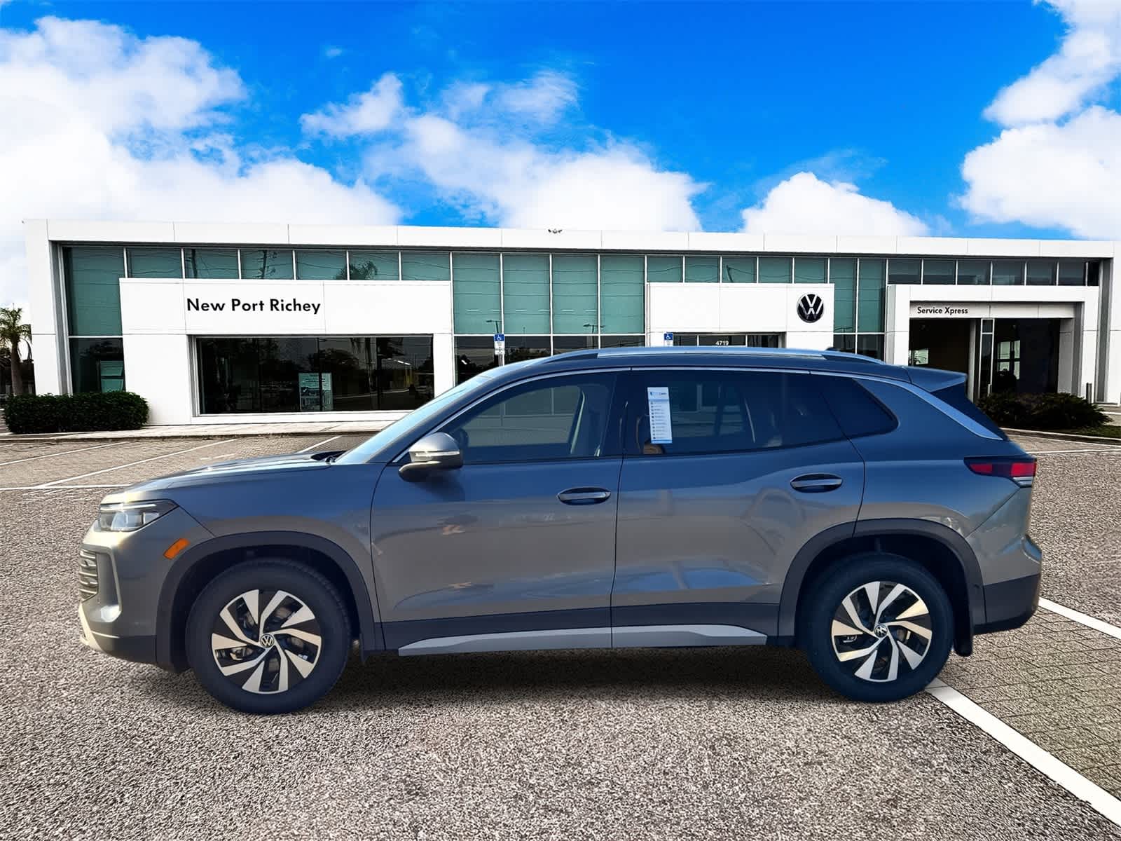 2025 Volkswagen Tiguan 2.0T S