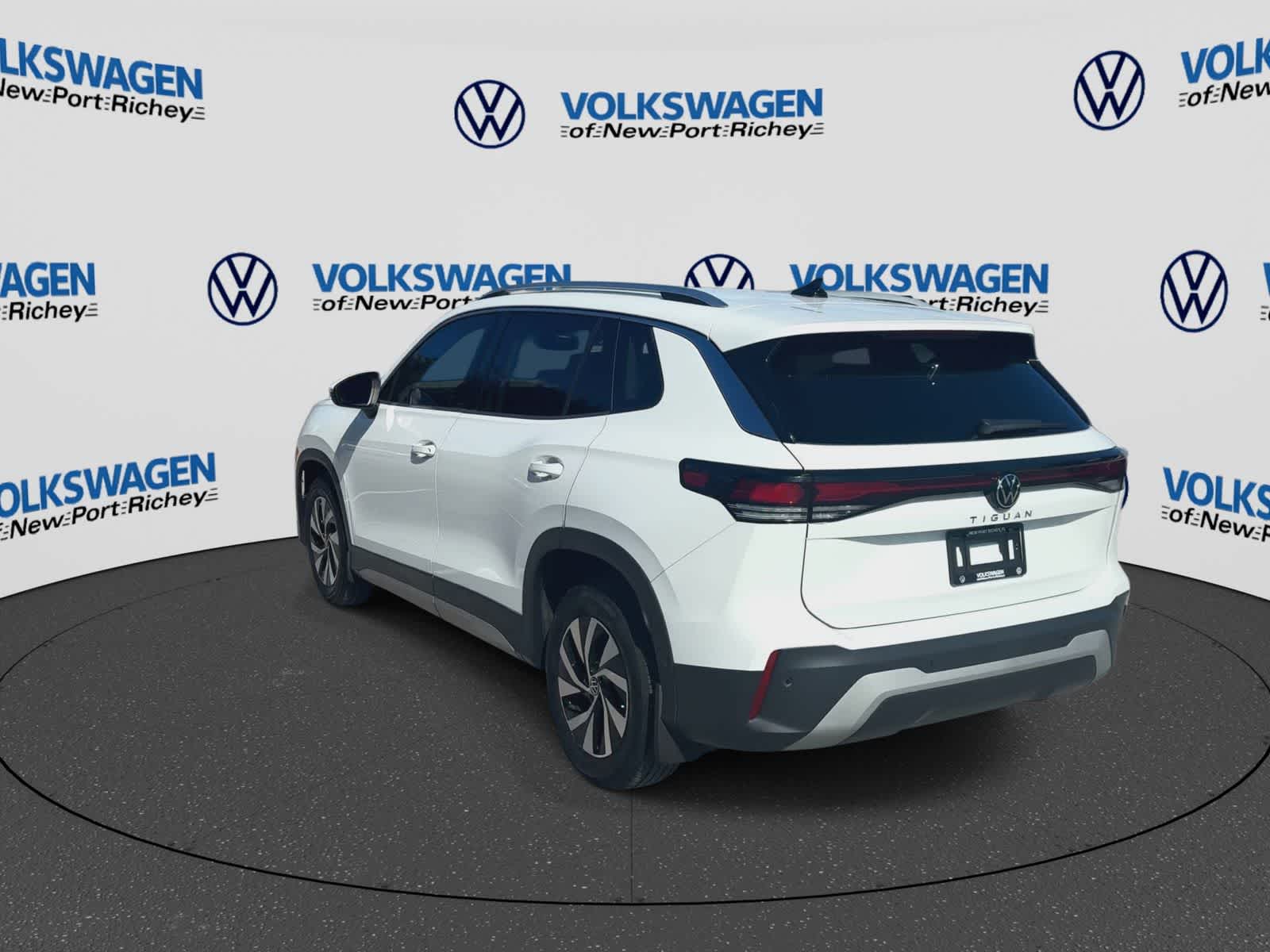 Volkswagen Tiguan S 2025