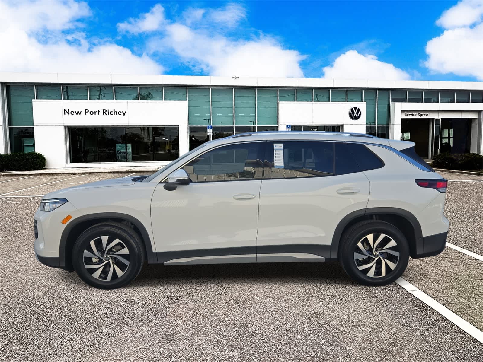 2025 Volkswagen Tiguan 2.0T S