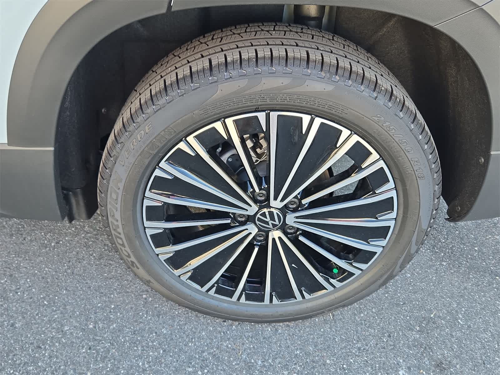 2025 Volkswagen Taos 1.5T SE