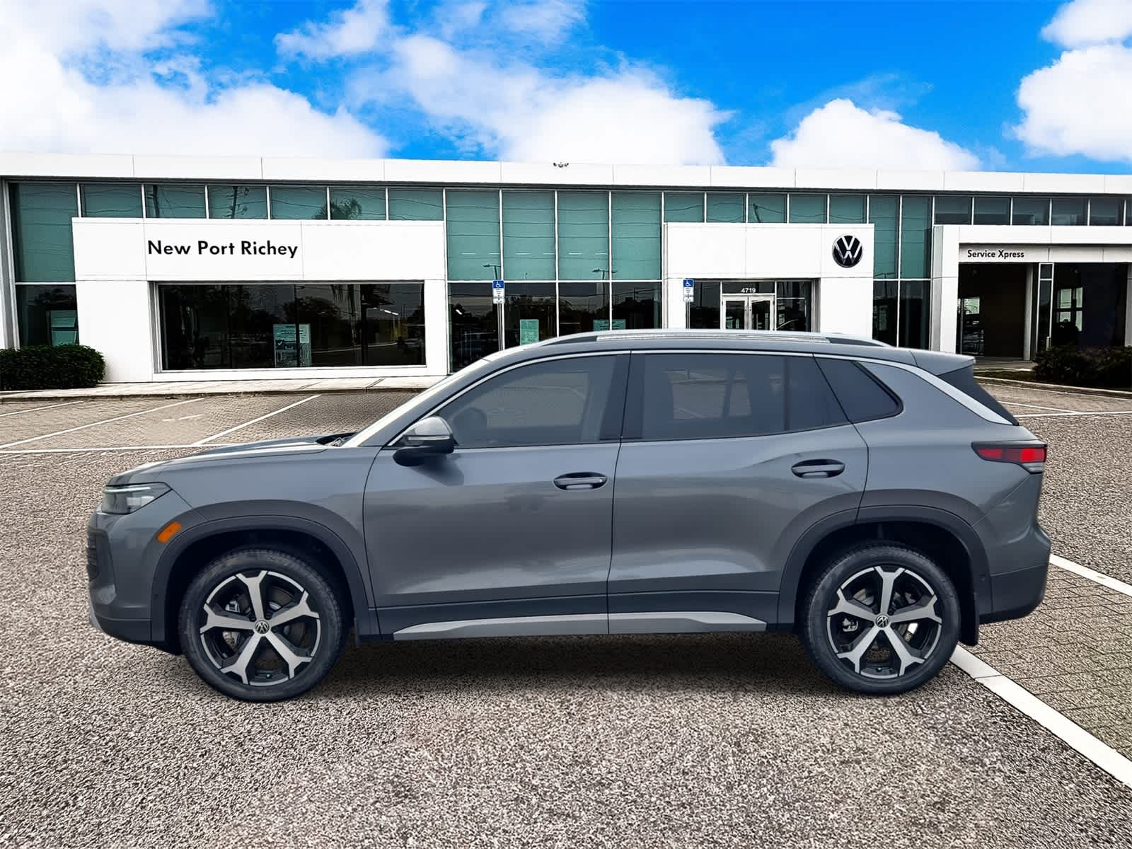 2026 Volkswagen Tiguan 2.0T SE