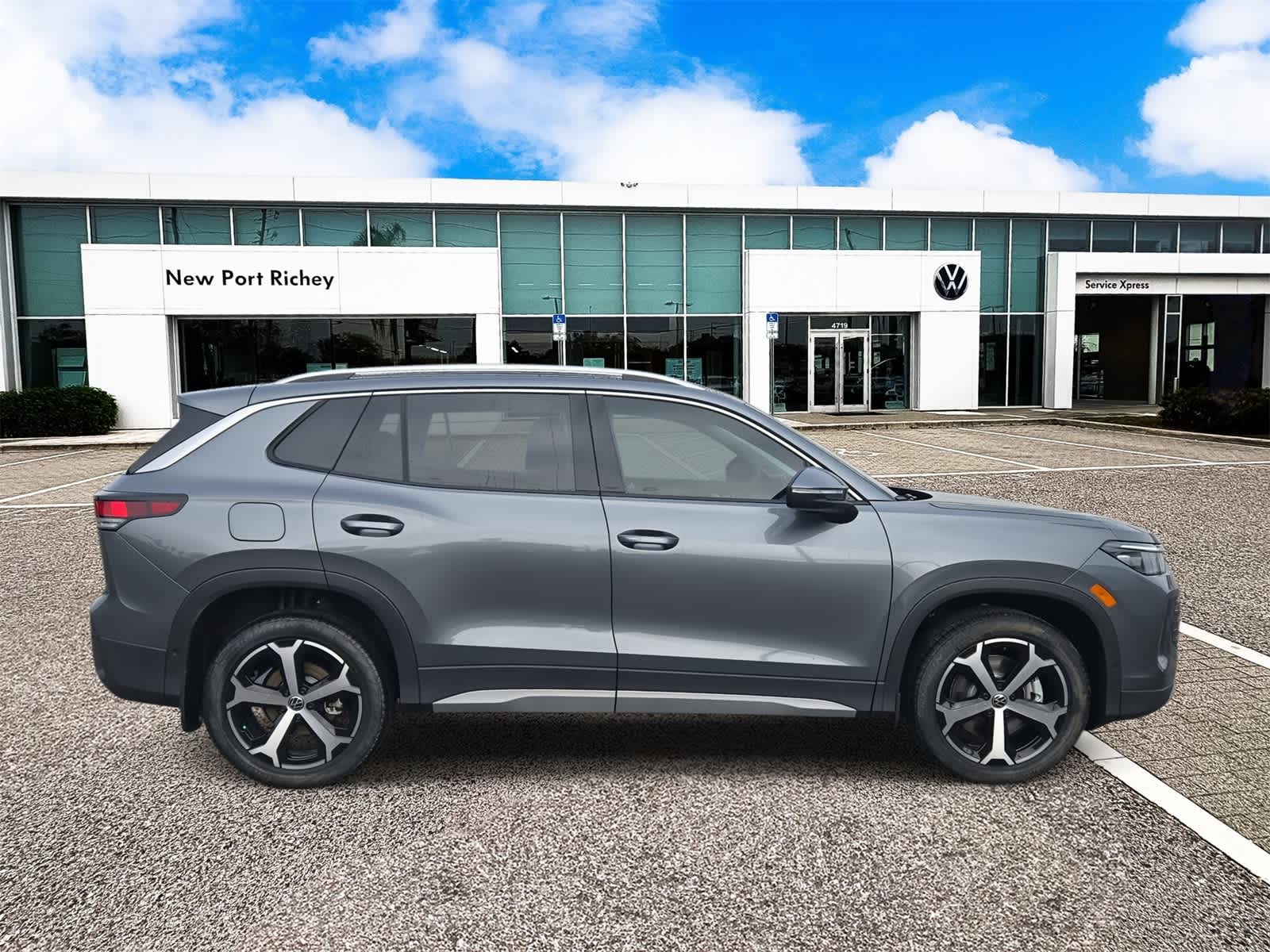 2026 Volkswagen Tiguan 2.0T SE