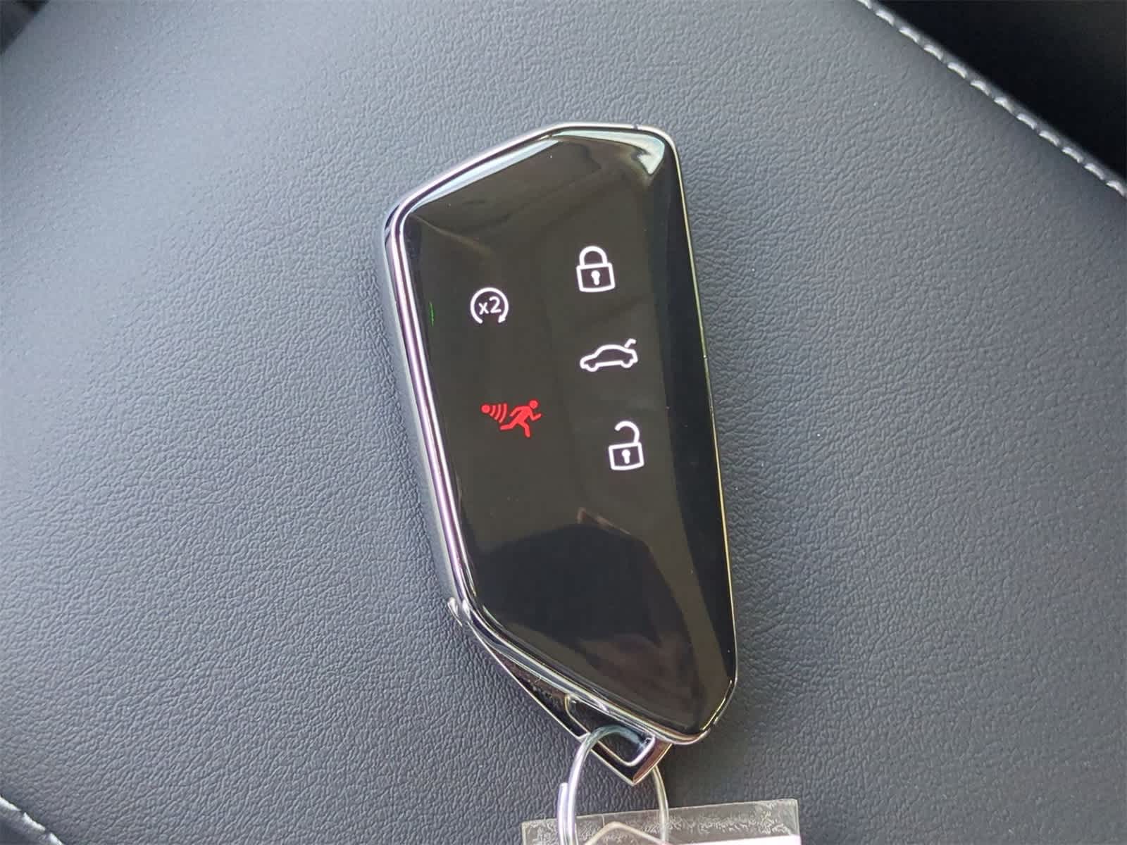 2025 Volkswagen Tiguan 2.0T SE