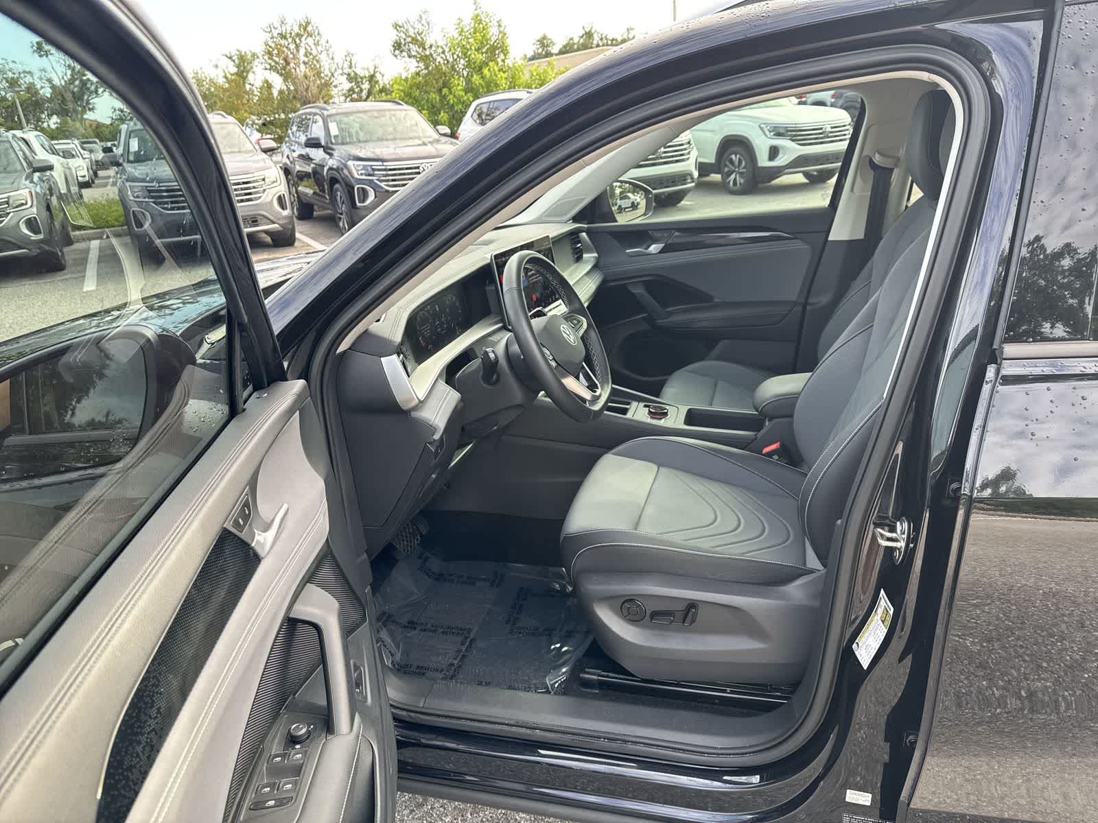 Volkswagen Tiguan SE 2025