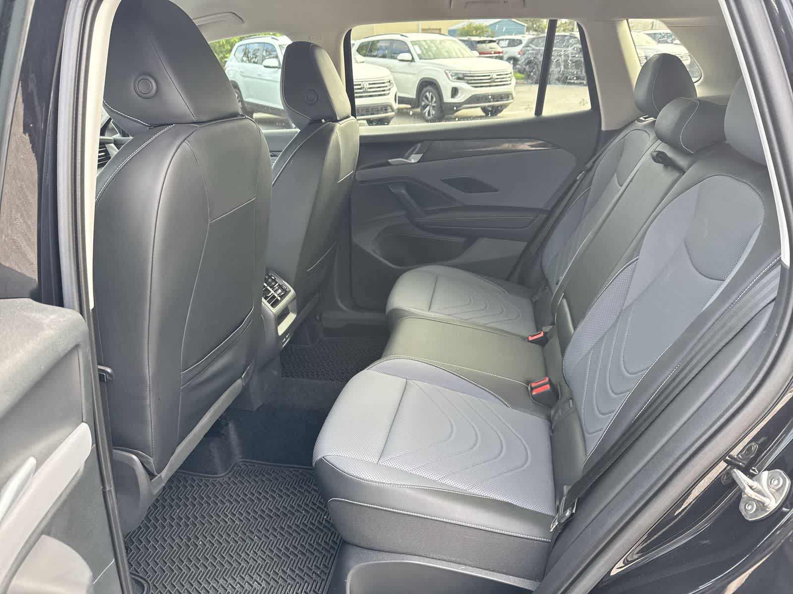 Volkswagen Tiguan SE 2025