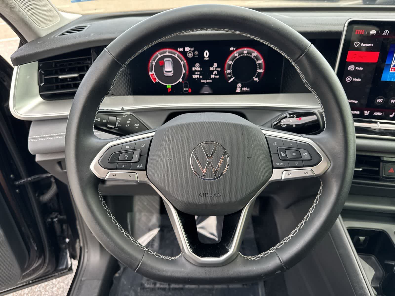 Volkswagen Tiguan SE 2025