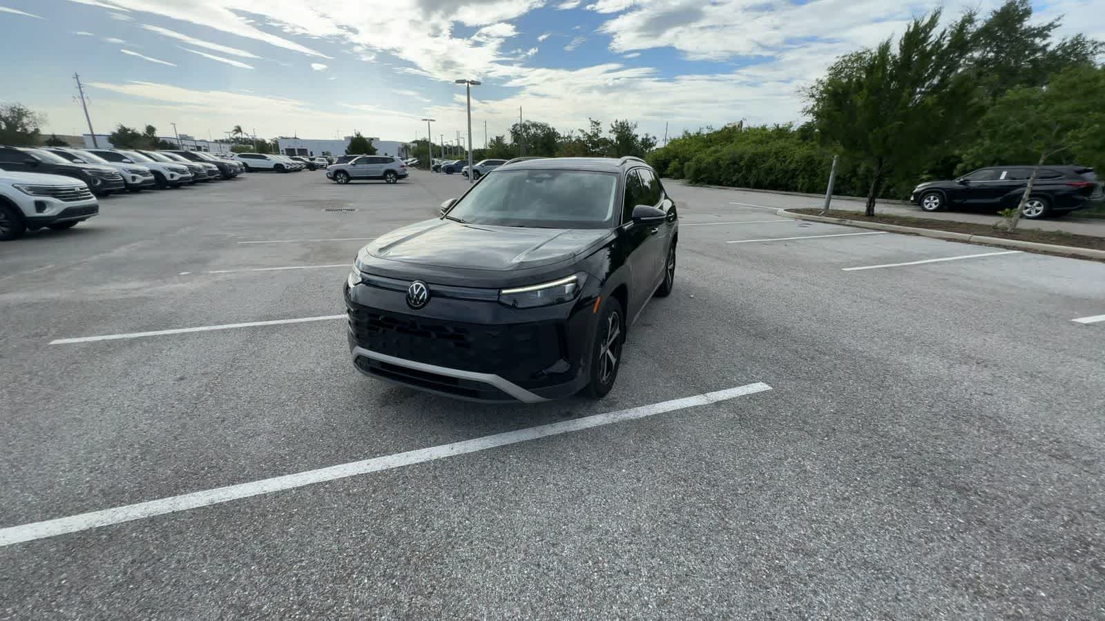 Volkswagen Tiguan SE 2025