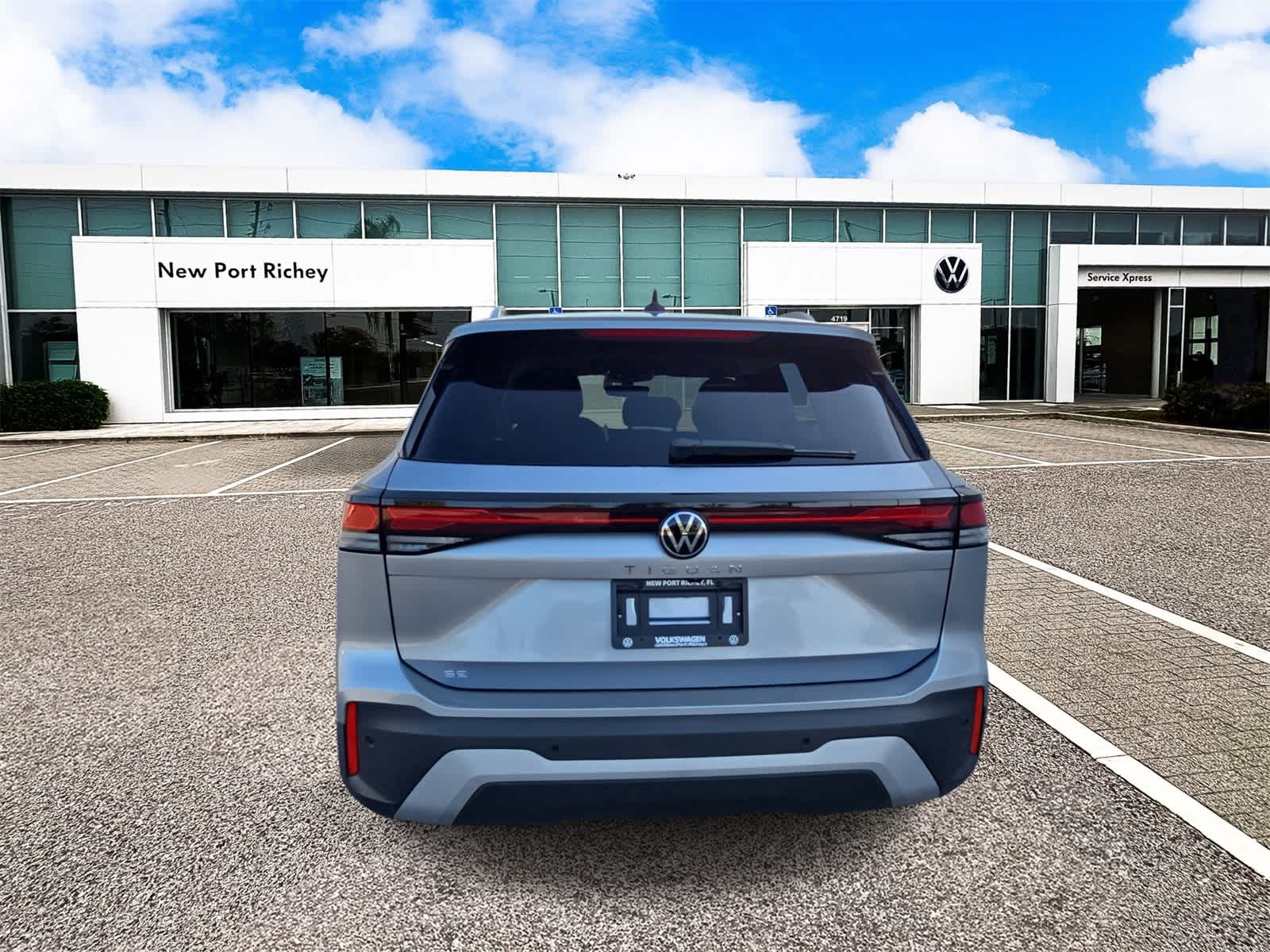 2025 Volkswagen Tiguan 2.0T SE