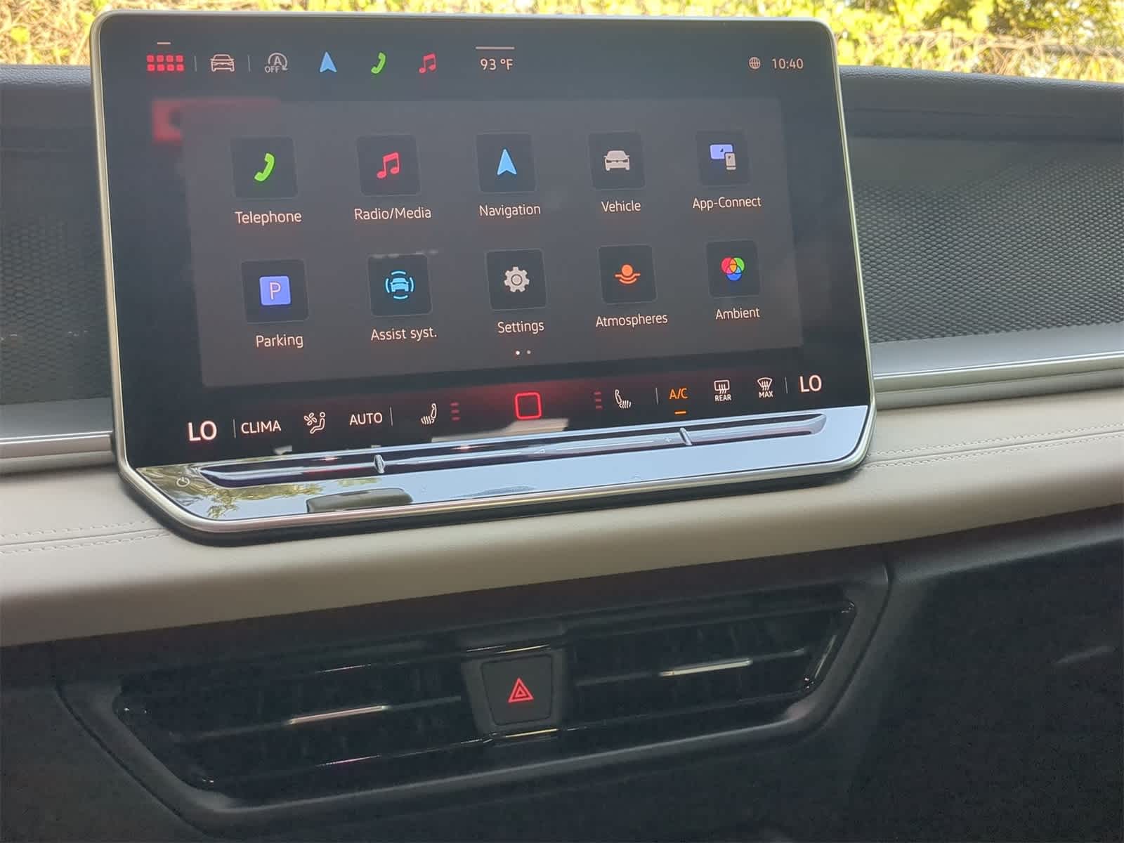 2025 Volkswagen Tiguan 2.0T SE