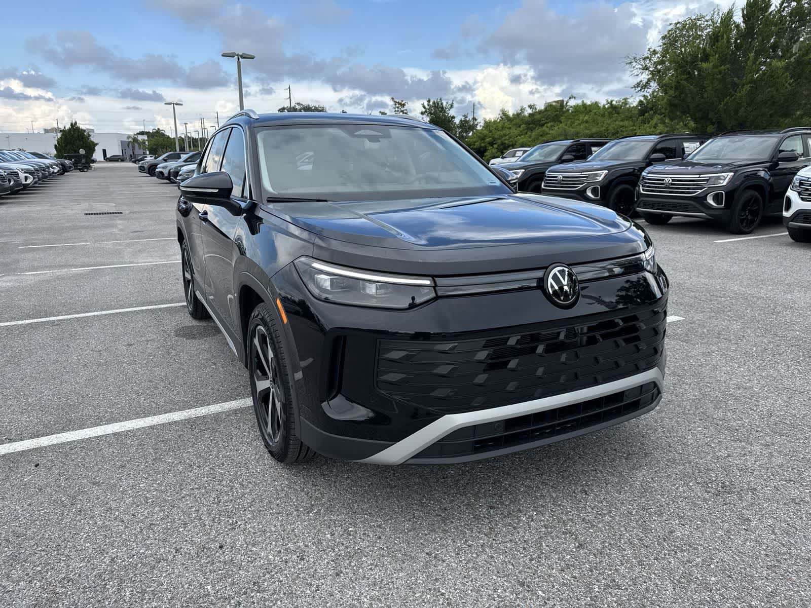 2026 Volkswagen Tiguan 2.0T SE