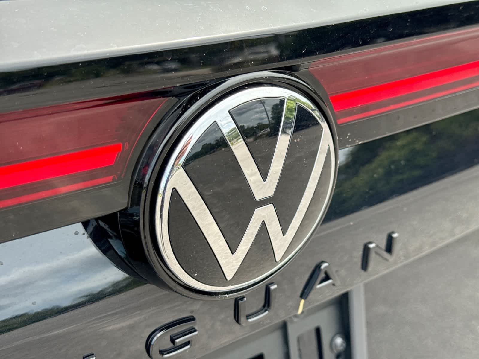 2026 Volkswagen Tiguan SE R-Line Negro