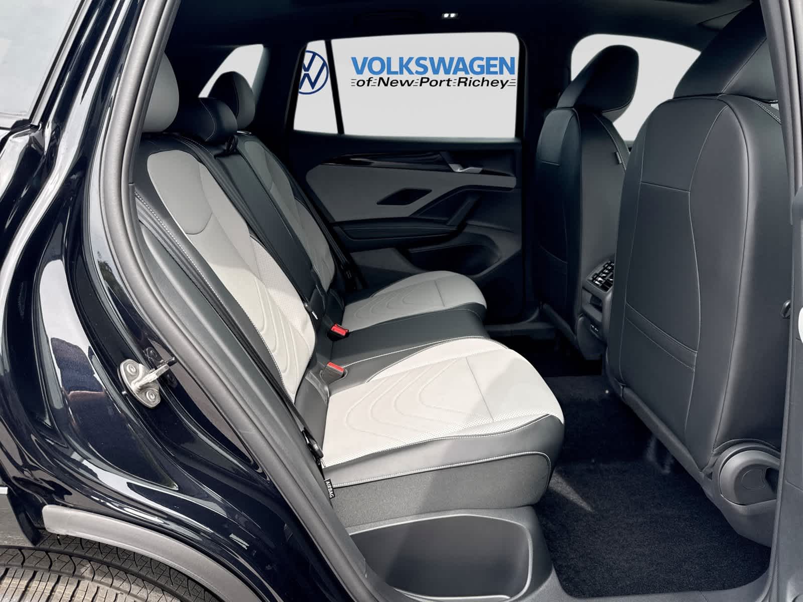 2026 Volkswagen Tiguan SE R-Line Negro