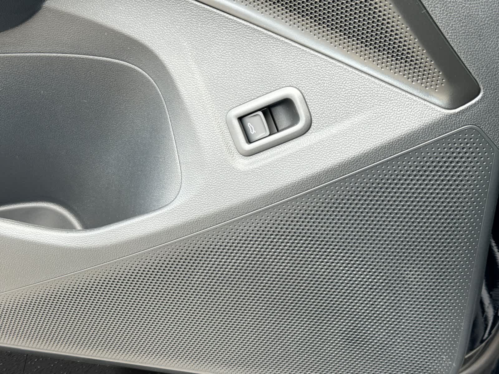 2026 Volkswagen Tiguan SE R-Line Negro