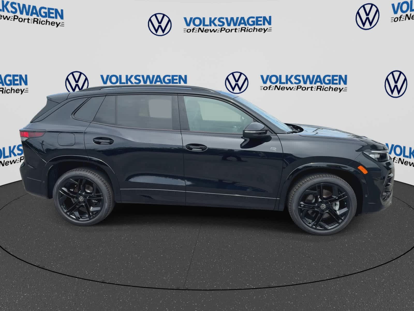 2026 Volkswagen Tiguan SE R-Line Negro