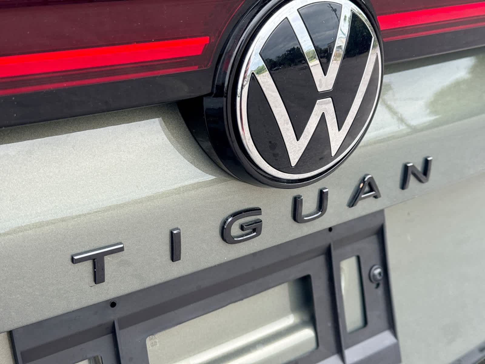 2026 Volkswagen Tiguan SE R-Line Negro